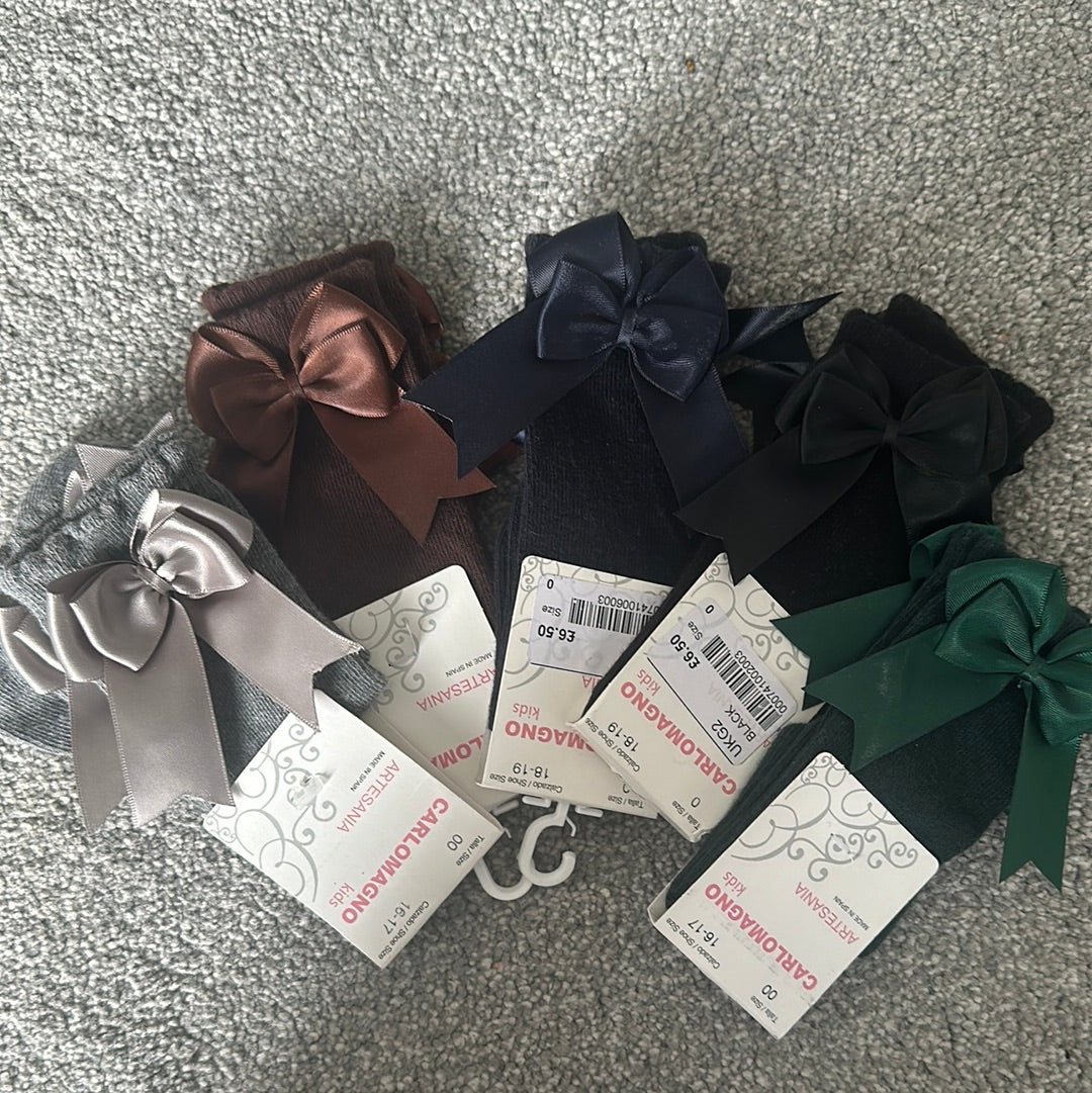 Carlomagno Girls Knee High Bow Socks