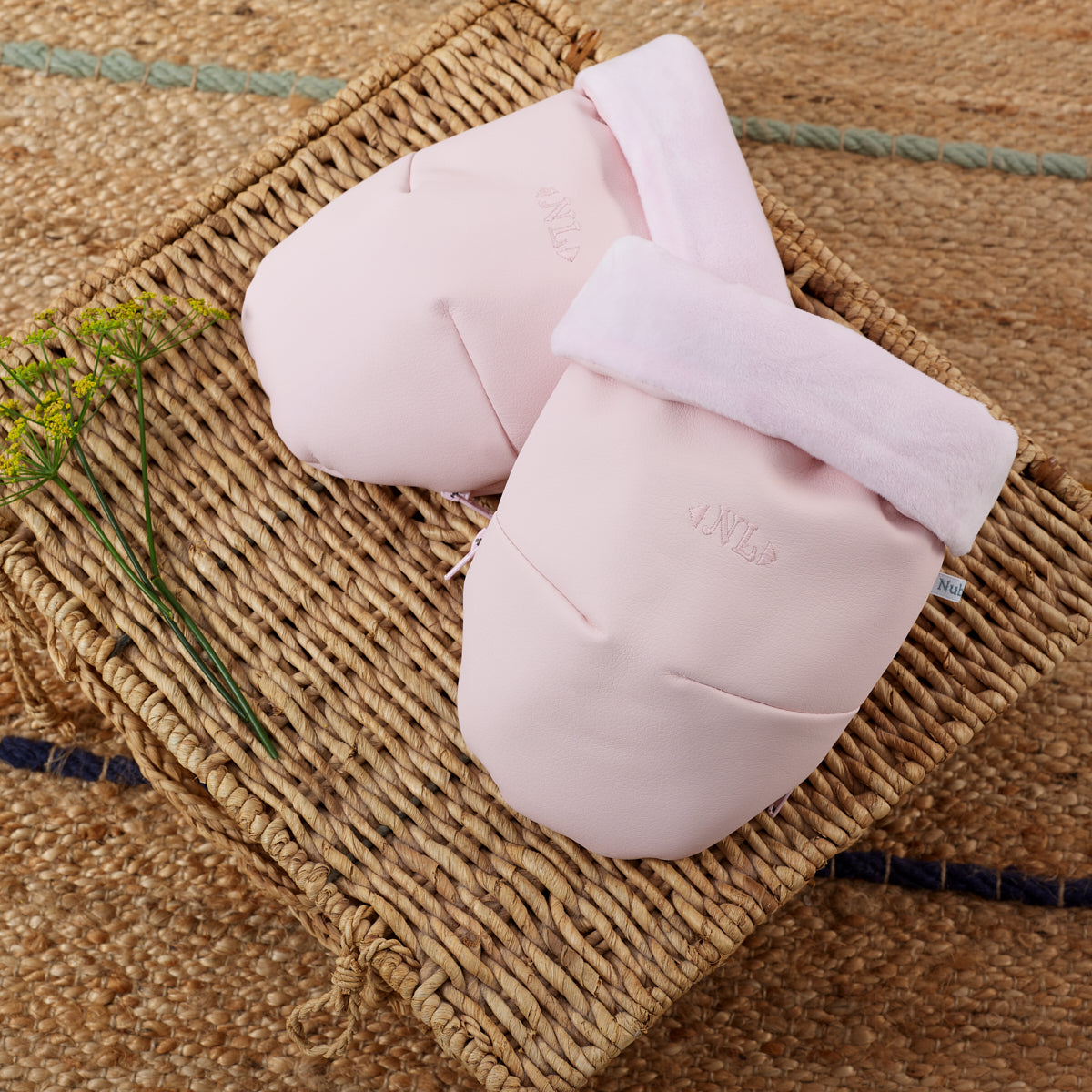 *MADE TO ORDER* Hand mittens for Pram