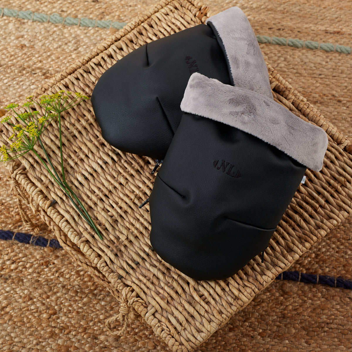 *MADE TO ORDER* Hand mittens for Pram