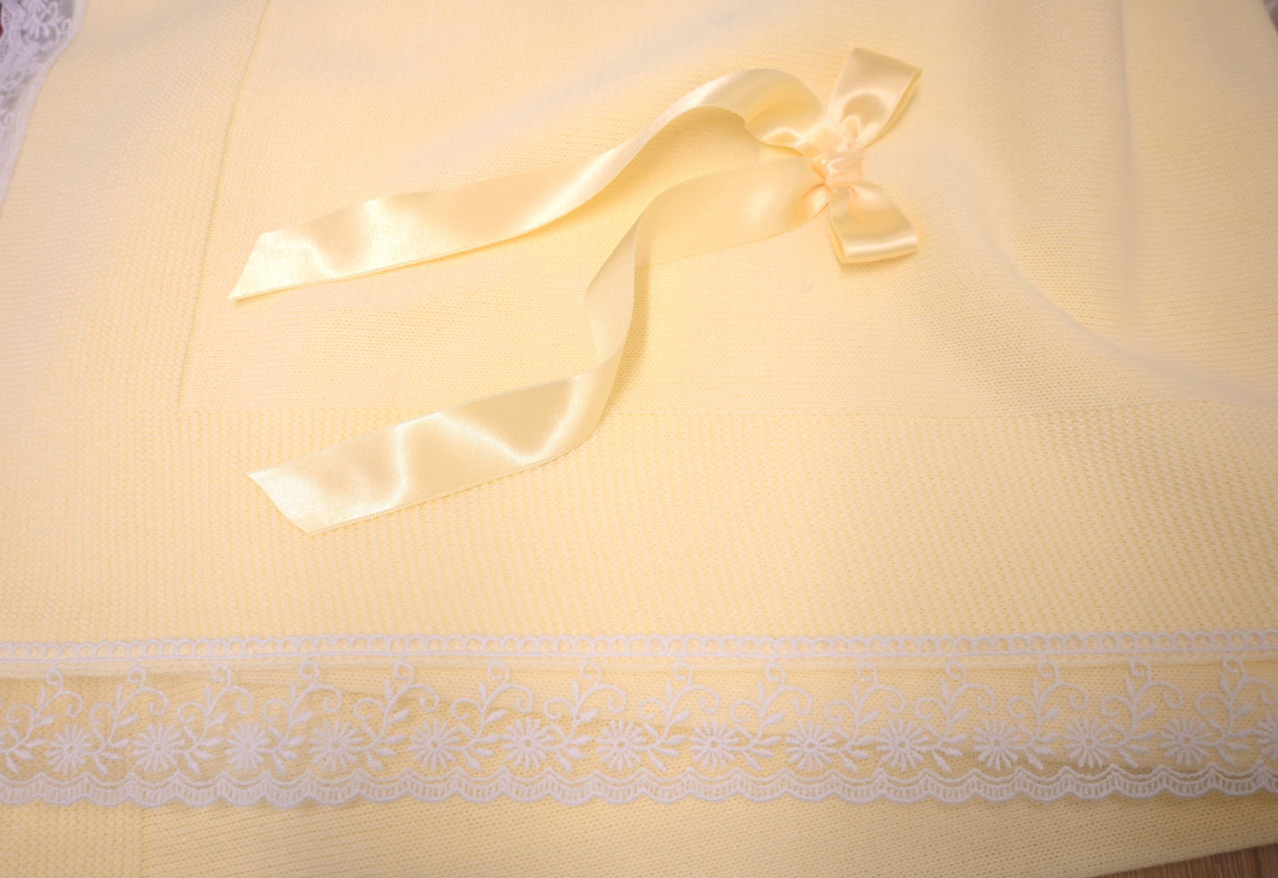 Pex Lara Lemon Shawl