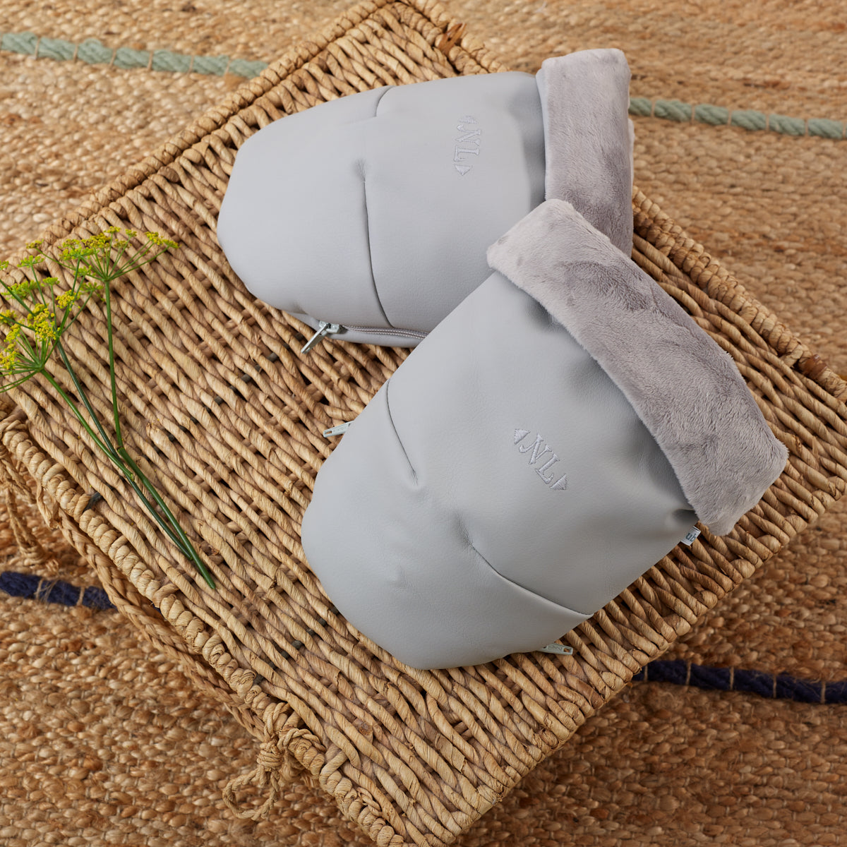 *MADE TO ORDER* Hand mittens for Pram